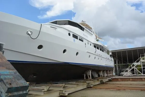 Slide: The Image of Derecktor Motor yacht 1990 - 1
