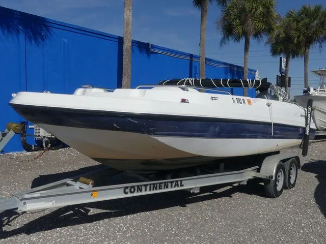 The Image of Hurricane SunDeck Sport 232 OB 2015 - 1