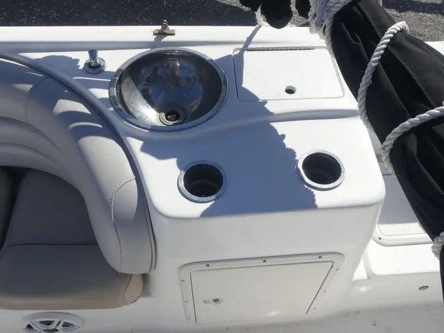 Slide: The Image of Hurricane SunDeck Sport 232 OB 2015 - 9