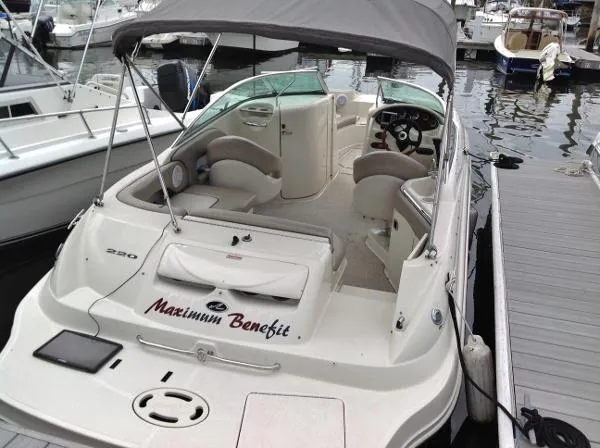 Slide: The Image of Sea Ray 220 Sundeck 2004 - 1