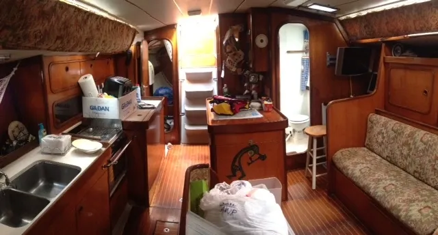 Slide: The Image of Beneteau 432 Moorings 1988 - 4