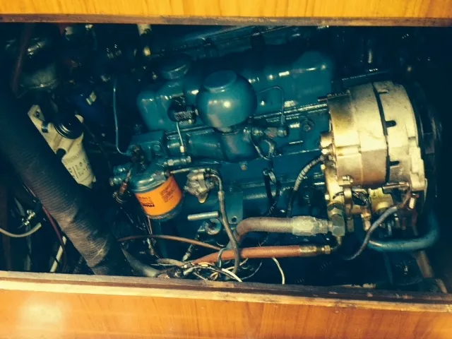 Slide: The Image of Beneteau 432 Moorings 1988 - 5