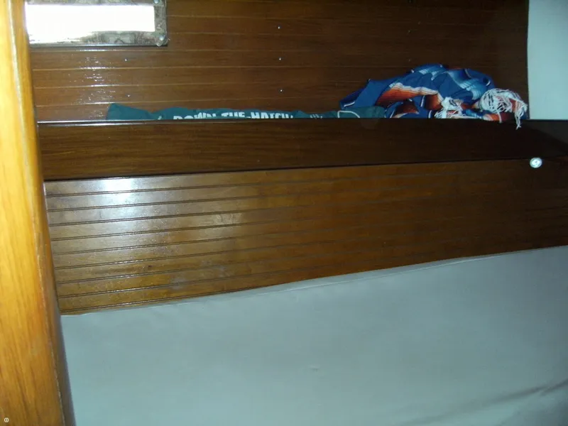 Slide: The Image of Beneteau 432 Moorings 1988 - 7