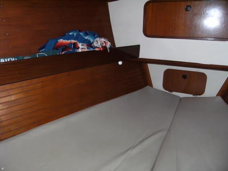 Slide: The Image of Beneteau 432 Moorings 1988 - 8