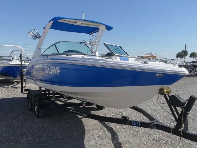 Slide: The Image of Chaparral 23 Surf 2021 - 4