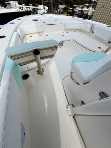 Slide: The Image of Robalo 246 Cayman 2018 - 12