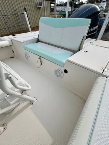 Slide: The Image of Robalo 246 Cayman 2018 - 14