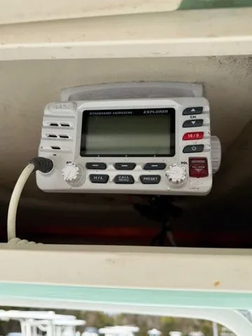 Slide: The Image of Robalo 246 Cayman 2018 - 16