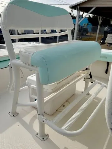 Slide: The Image of Robalo 246 Cayman 2018 - 17