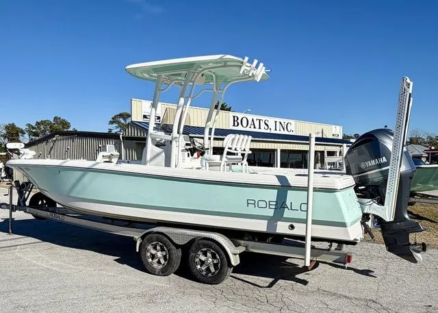 Slide: The Image of Robalo 246 Cayman 2018 - 3