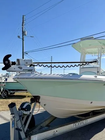 Slide: The Image of Robalo 246 Cayman 2018 - 5