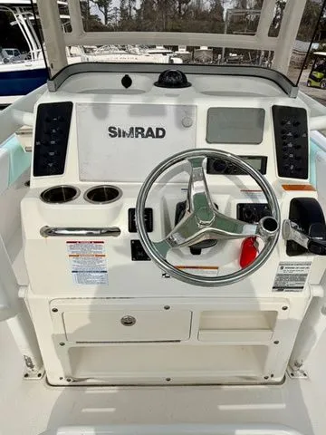 Slide: The Image of Robalo 246 Cayman 2018 - 9