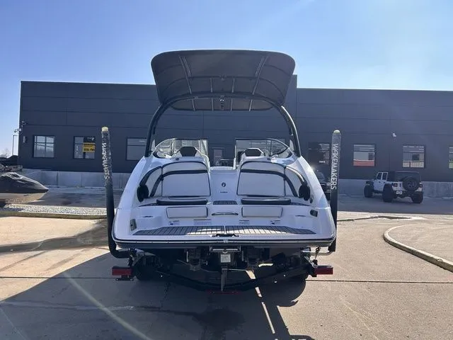 Slide: The Image of Yamaha 242 Limited S E-Series 2018 - 4