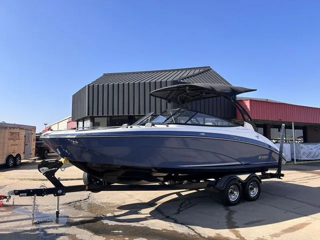 Slide: The Image of Yamaha 242 Limited S E-Series 2018 - 7