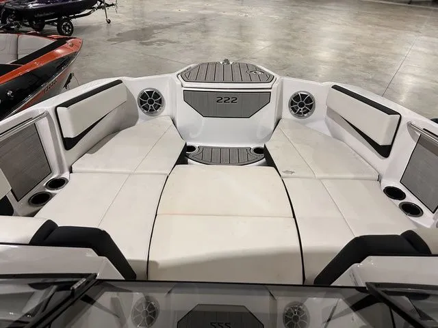 Slide: The Image of Yamaha 222SE 2024 - 16