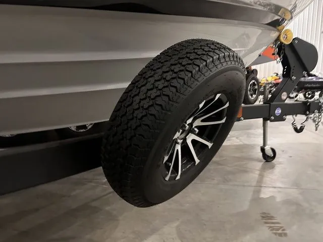 Slide: The Image of Yamaha 222SE 2024 - 7