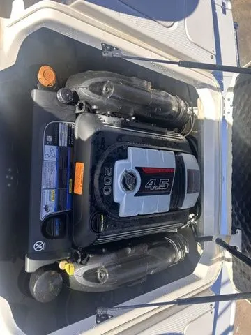 Slide: The Image of Chaparral 21 H2O Ski & Fish 2018 - 14