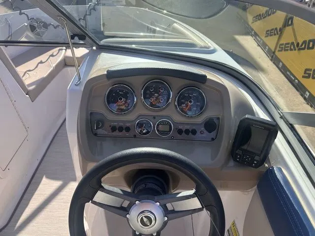 Slide: The Image of Chaparral 21 H2O Ski & Fish 2018 - 18