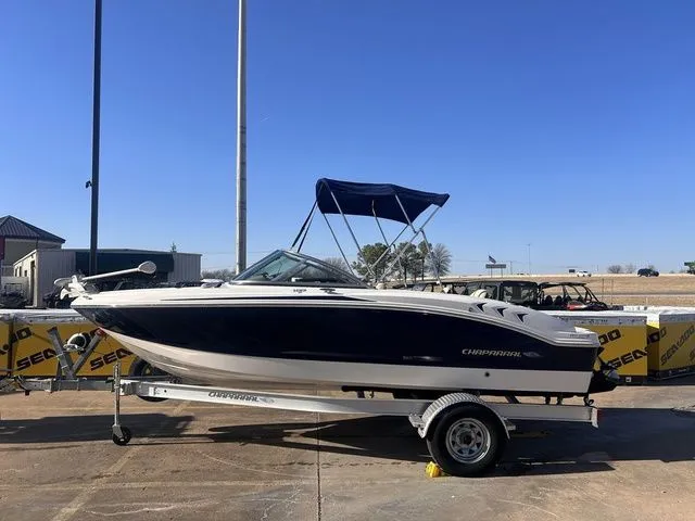 Slide: The Image of Chaparral 21 H2O Ski & Fish 2018 - 2