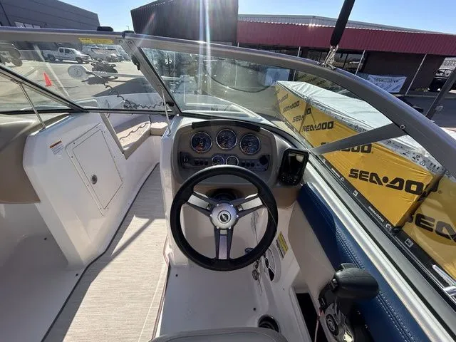 Slide: The Image of Chaparral 21 H2O Ski & Fish 2018 - 9