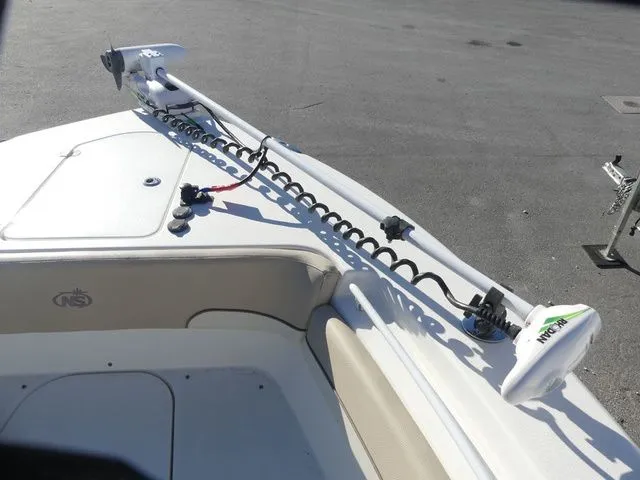 Slide: The Image of NauticStar 28 XS 2018 - 15