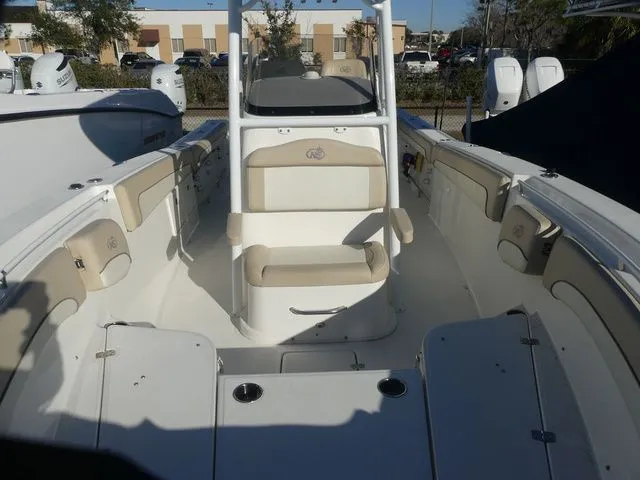 Slide: The Image of NauticStar 28 XS 2018 - 17