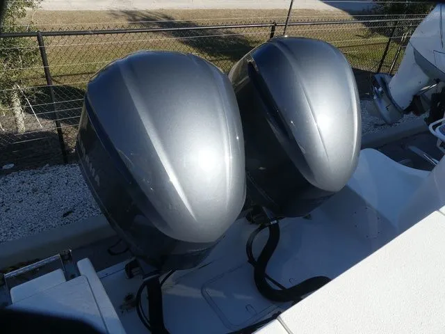 Slide: The Image of NauticStar 28 XS 2018 - 5