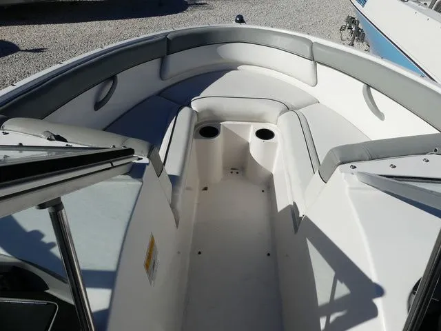 Slide: The Image of Bayliner 190 Bowrider 2013 - 8