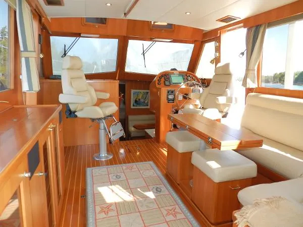 Slide: The Image of Island Pilot 395 Single Cabin Fast Trawler 2006 - 5
