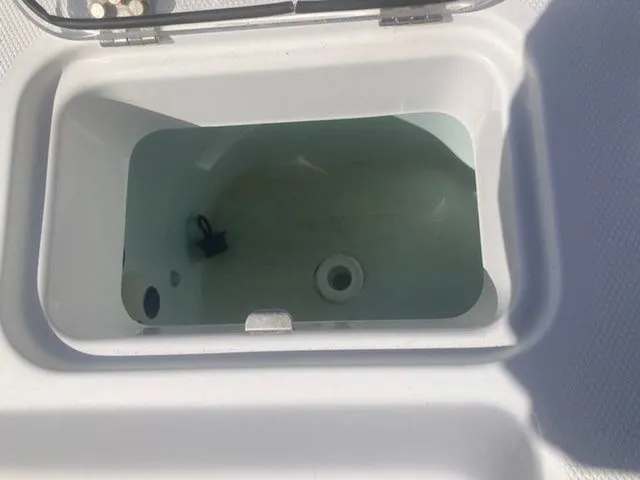 Slide: The Image of Edgewater 248CX Crossover 2018 - 9