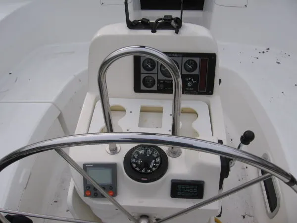 Slide: The Image of Hunter 460 2000 - 7