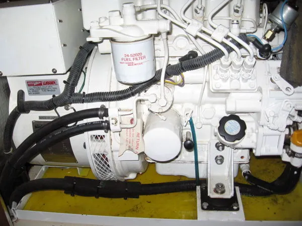 Slide: The Image of Hunter 460 2000 - 9