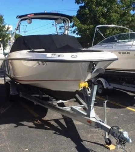 Slide: The Image of Boston Whaler 230 Vantage 2014 - 1
