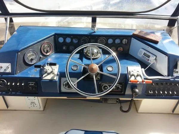 Slide: The Image of Sea Ray 410 Motor Yacht 1986 - 10