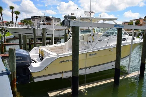 Slide: The Image of Wellcraft 290 Coastal 2006 - 2