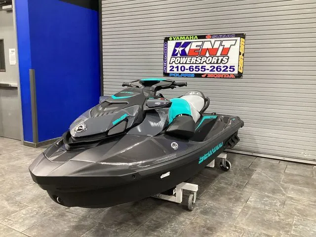 Slide: The Image of Sea-Doo GTR 230 2026 - 10