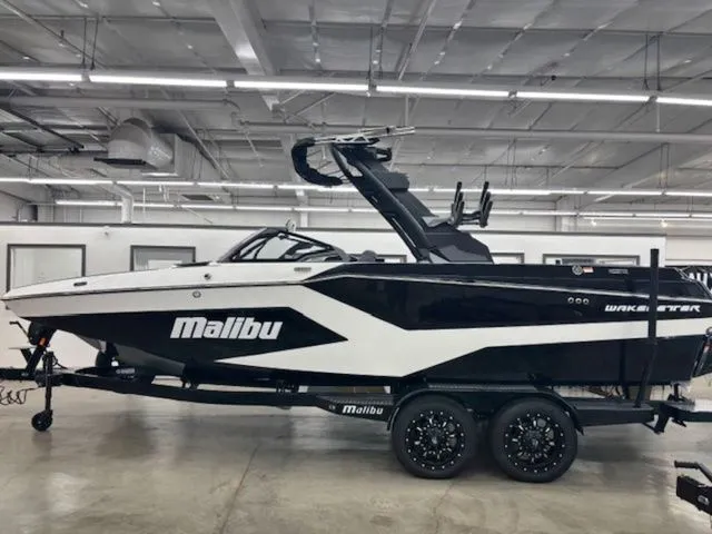 The Image of Malibu Wakesetter 23 MXZ 2026 - 1