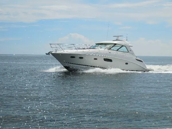 Slide: The Image of Sea Ray Sundancer 2010 - 1