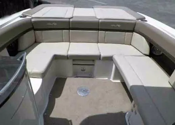 Slide: The Image of Sea Ray 270 2012 - 8