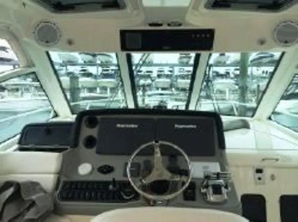 Slide: The Image of Boston Whaler 345 Conquest - Certified Preowned 2013 - 2