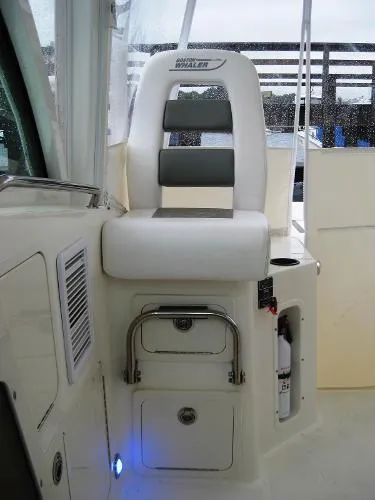 Slide: The Image of Boston Whaler 345 Conquest - Certified Preowned 2013 - 3