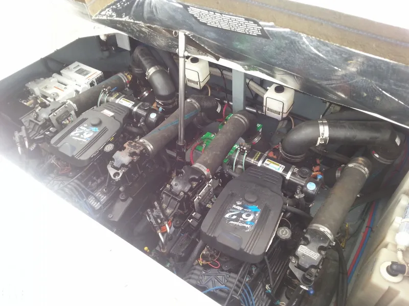 Slide: The Image of Sea Ray 340 Sundancer 2002 - 11