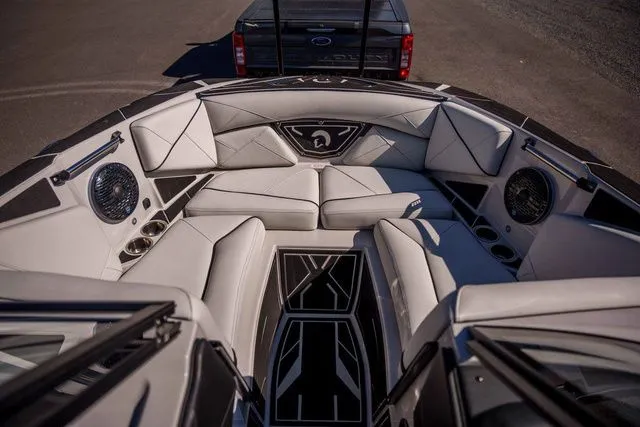 Slide: The Image of Centurion Nv243 2026 - 32