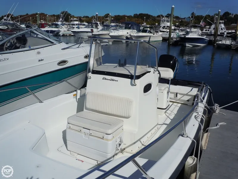 Slide: The Image of Boston Whaler 22 Dauntless 2000 - 3