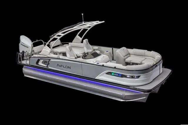 Slide: The Image of Avalon Excalibur LTD Quad Lounge Shift 25 FT 2026 - 13
