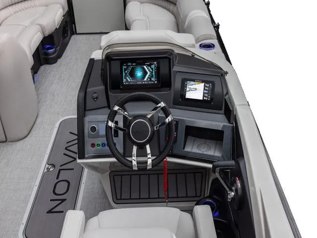 Slide: The Image of Avalon Excalibur LTD Quad Lounge Shift 25 FT 2026 - 9