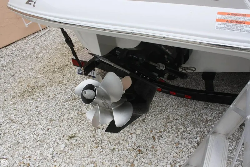 Slide: The Image of Crownline Boats 21 E1 2013 - 7