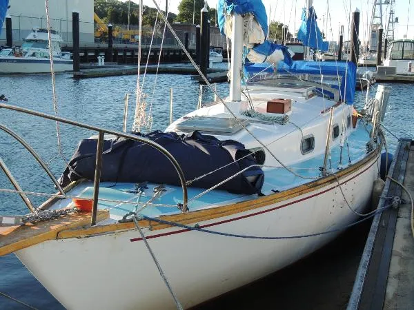 Slide: The Image of Cape Dory 30 1976 - 0