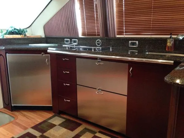 Slide: The Image of Sea Ray 58 Sedan Bridge 2006 - 9