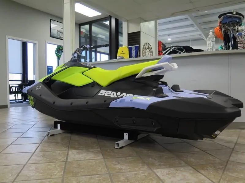 Slide: The Image of Sea-Doo 66rc - Spark 3up Trixx 2024 - 5
